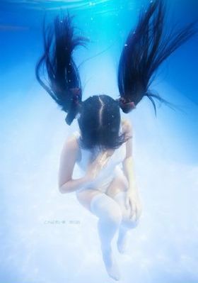 美女扒开胸罩露出奶头图片-高清免费免费在线播放